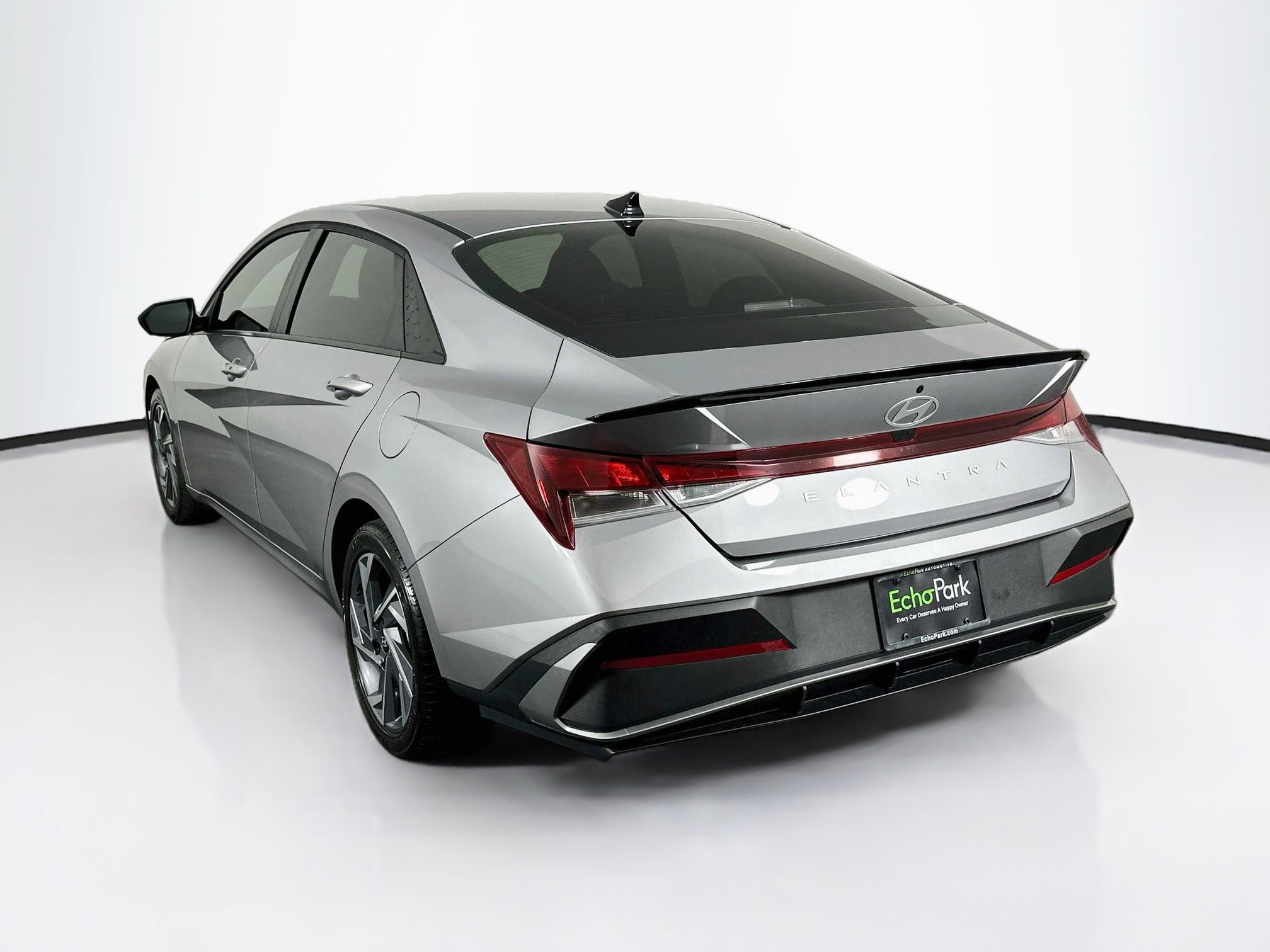 Used 2025 Hyundai Elantra Sport FWD image 5