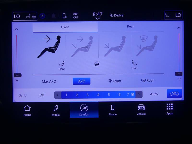 Used 2024 Chrysler Pacifica Touring-L FWD image 14