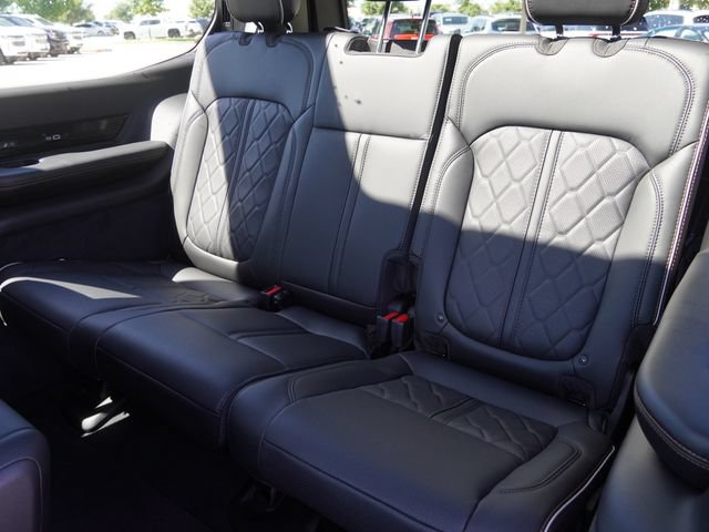 New 2026 Jeep Grand Wagoneer Summit AWD/4WD image 15