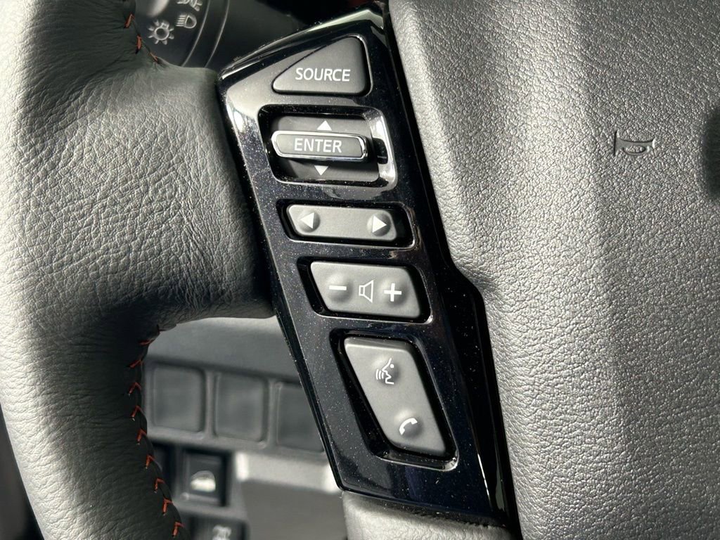 Used 2025 Nissan Frontier PRO-4X image 29