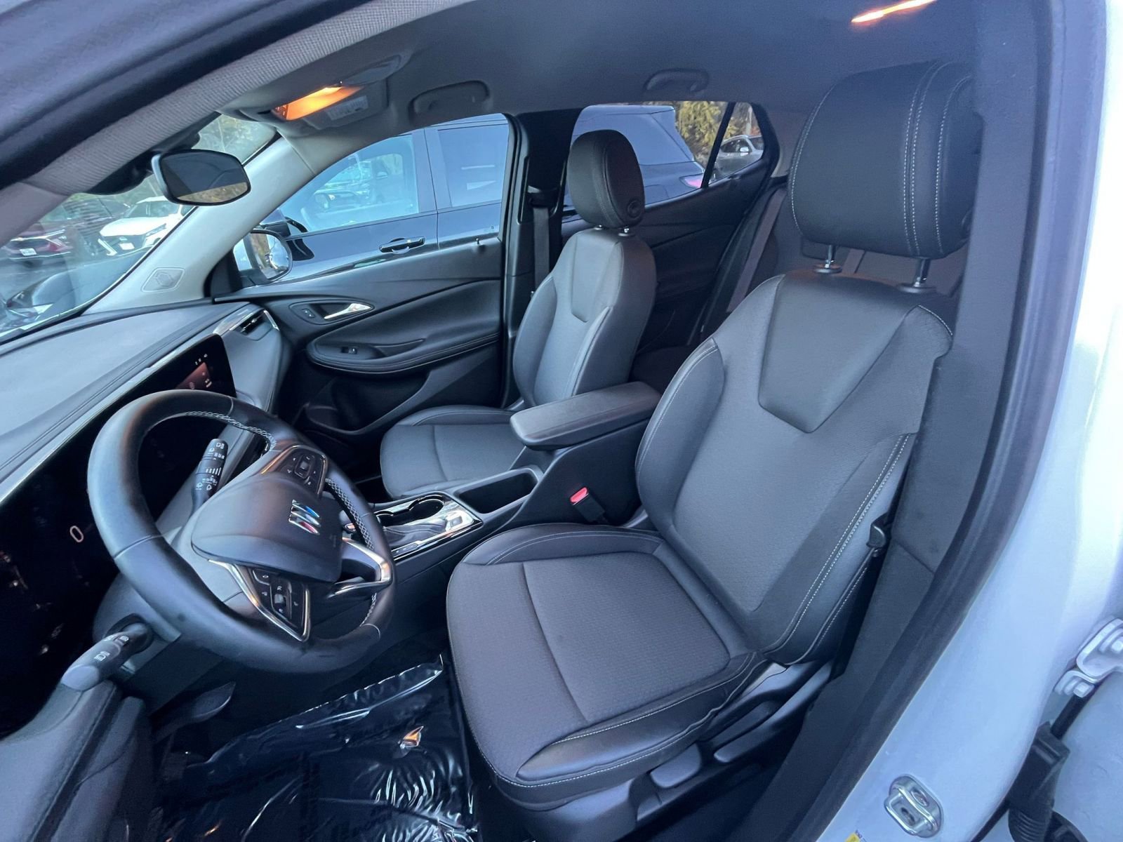 Used 2025 Buick Encore GX Preferred image 32