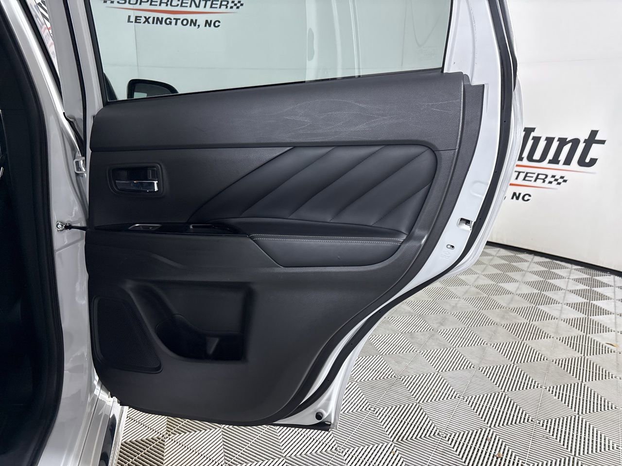 Used 2020 Mitsubishi Outlander SEL image 21