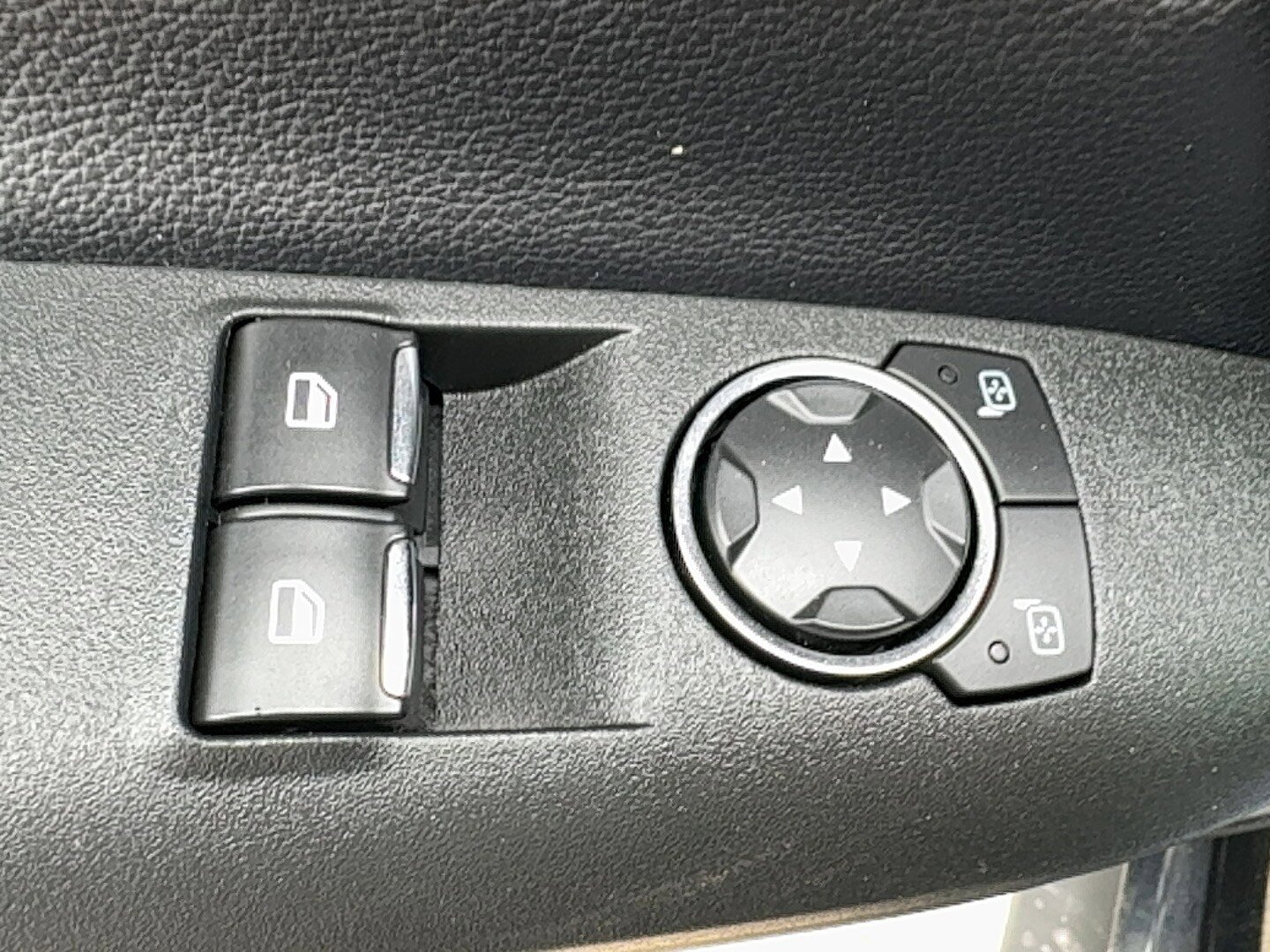 Used 2019 Ford Mustang Coupe RWD image 14