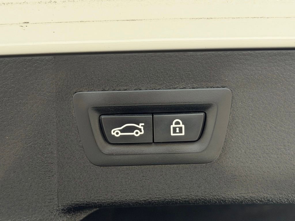 Used 2018 BMW X6 sDrive35i w/ M Sport Package image 14