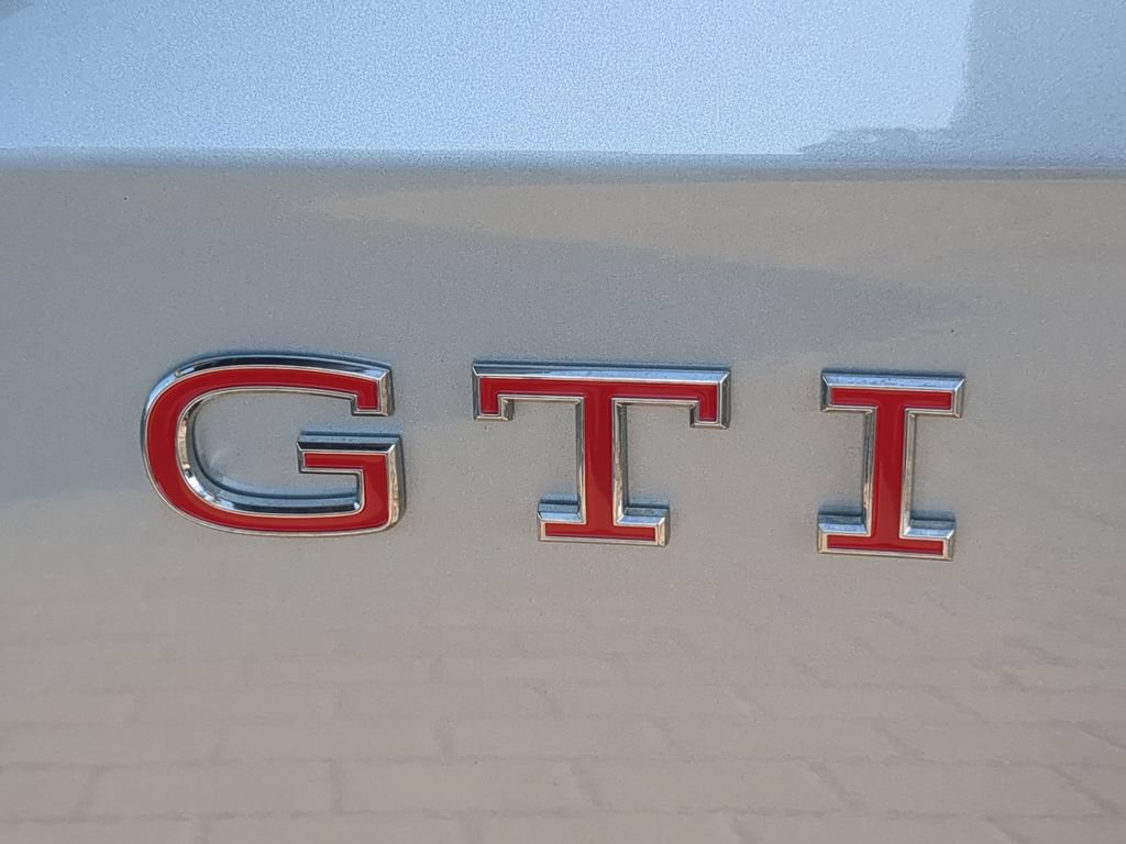 New 2026 Volkswagen GTI SE FWD image 10