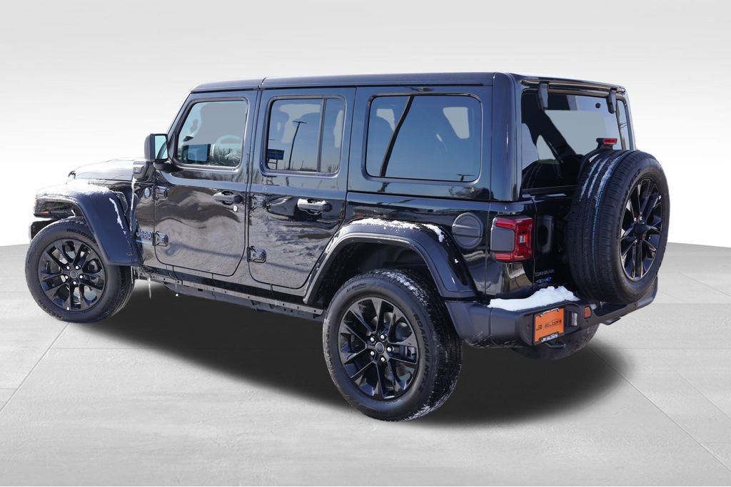 Certified 2025 Jeep Wrangler Unlimited Sahara w/ Safety Group image 8