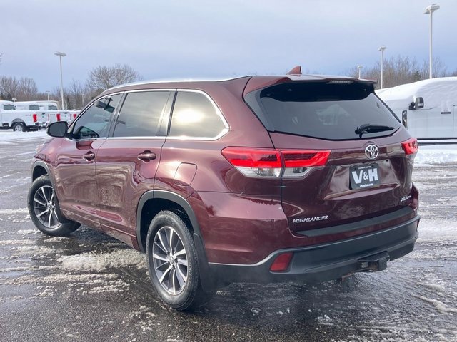 Used 2017 Toyota Highlander XLE image 25