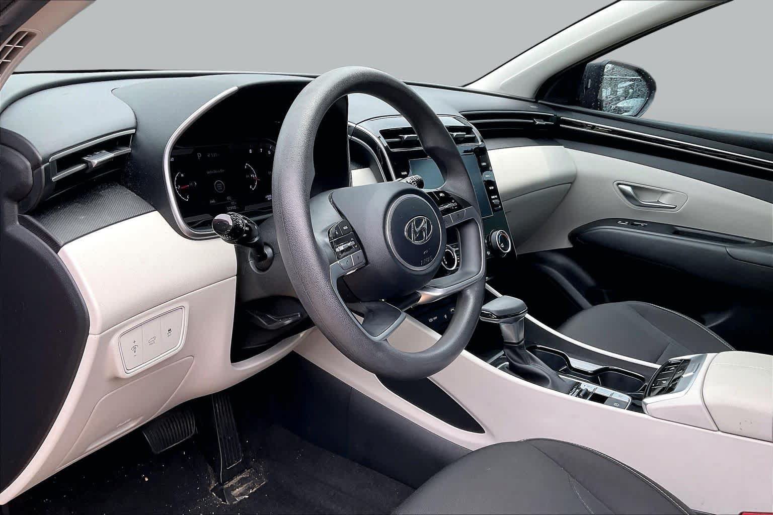 Used 2023 Hyundai Tucson SEL FWD image 18