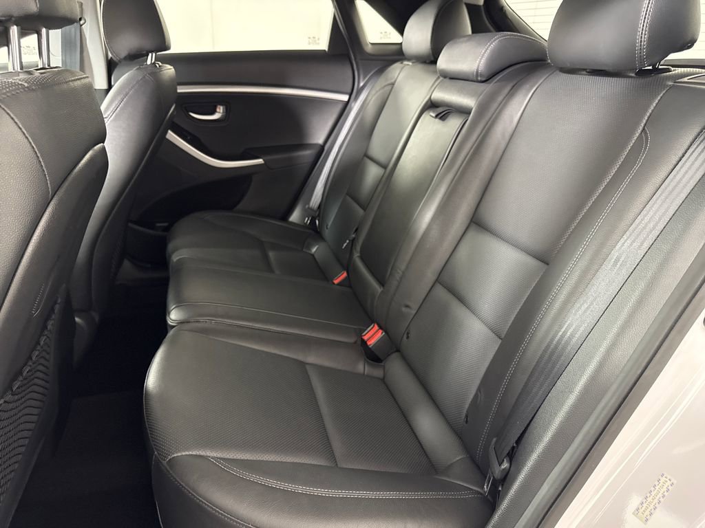 Used 2016 Hyundai Elantra GT w/ Option Group 03 image 13