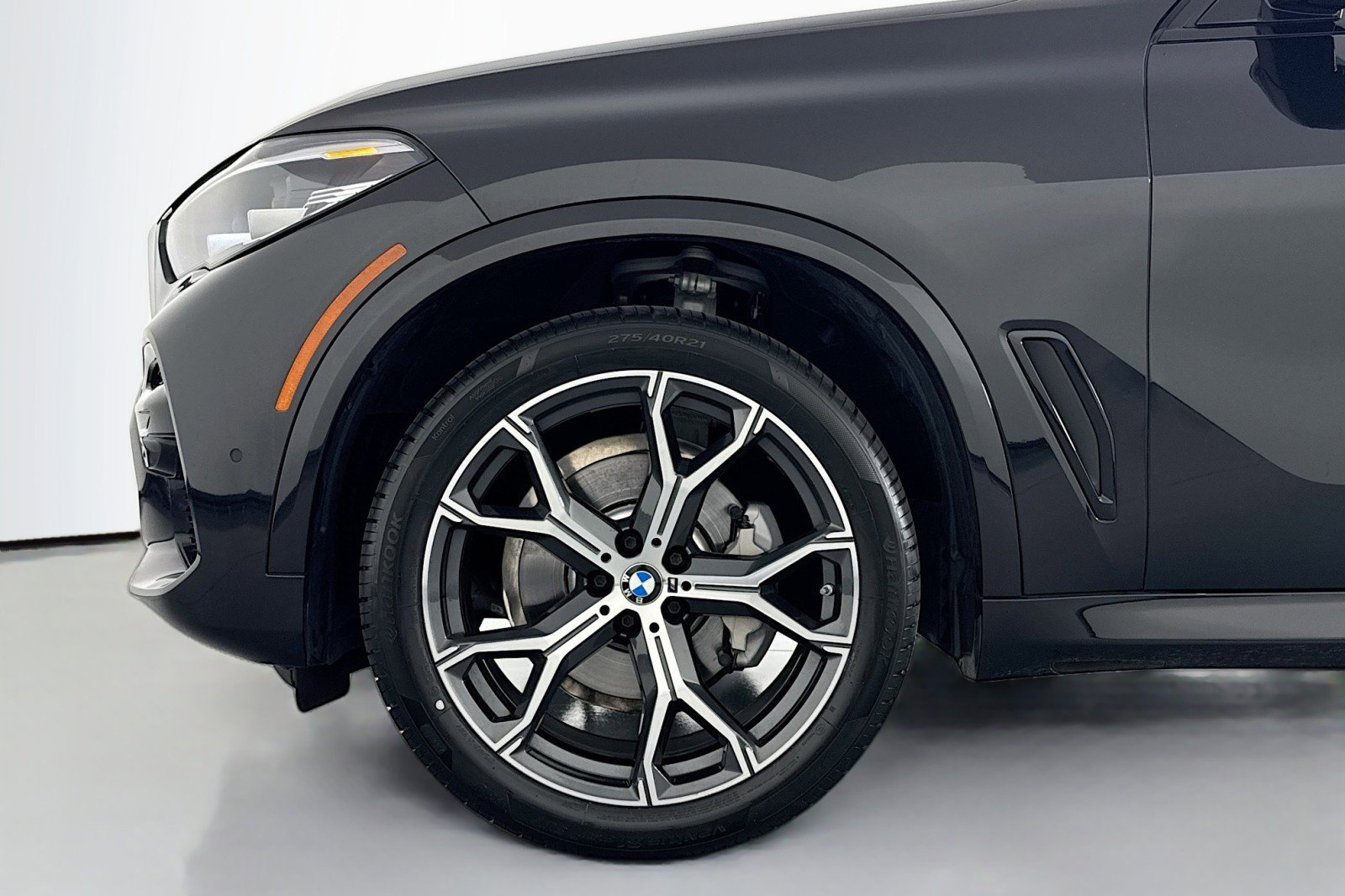 Used 2023 BMW X5 sDrive40i w/ M Sport Package image 10