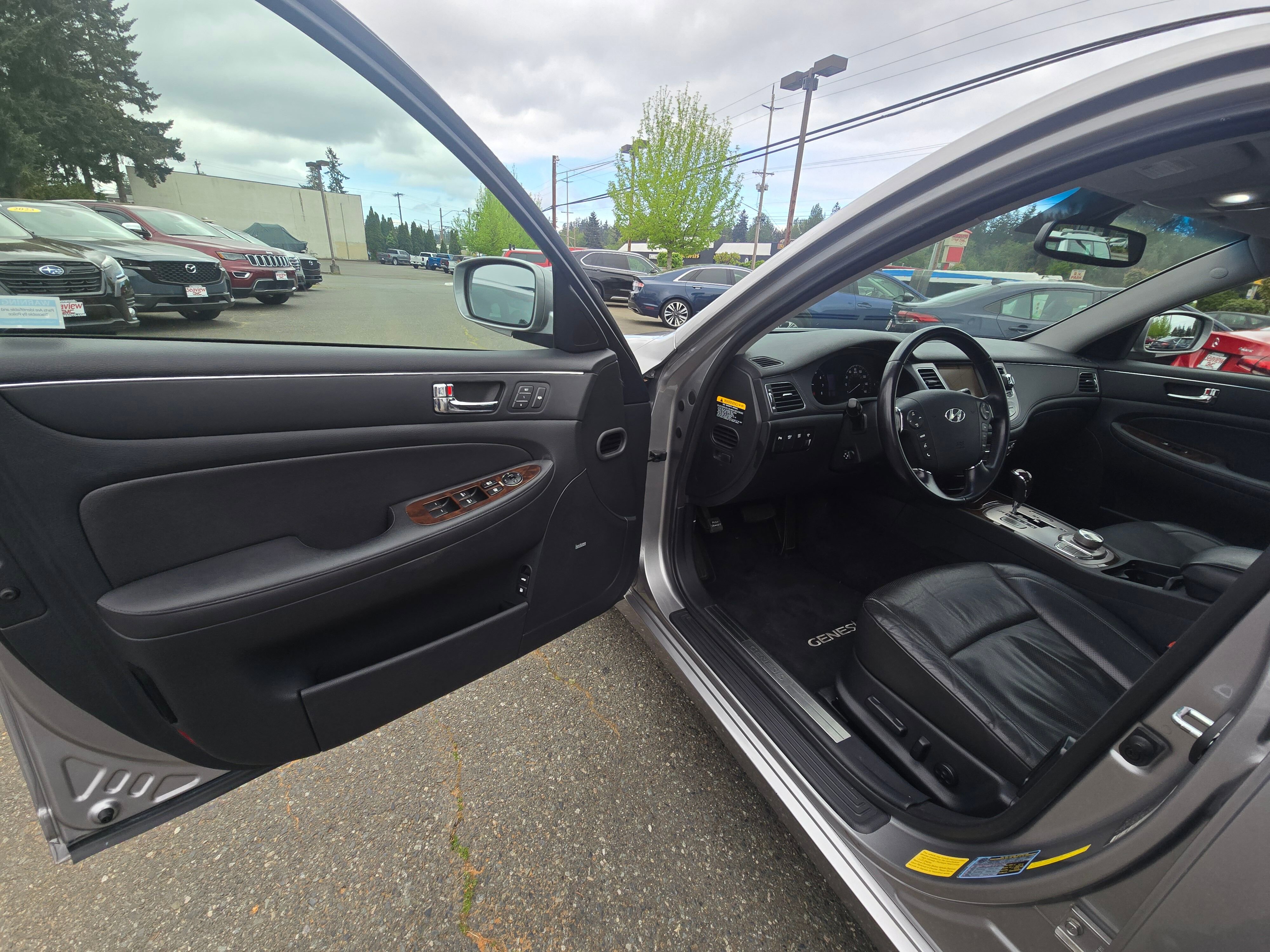 Used 2009 Hyundai Genesis 3.8 w/ Technology Pkg 4 RWD image 20