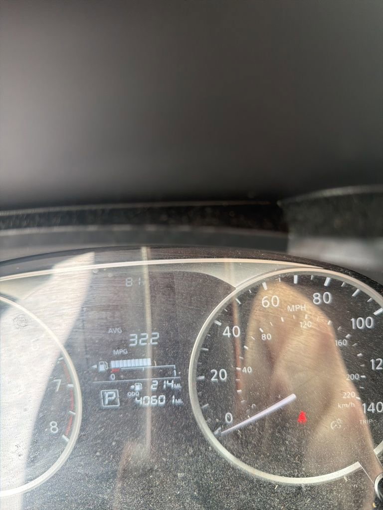 Used 2021 Nissan Versa S FWD image 4