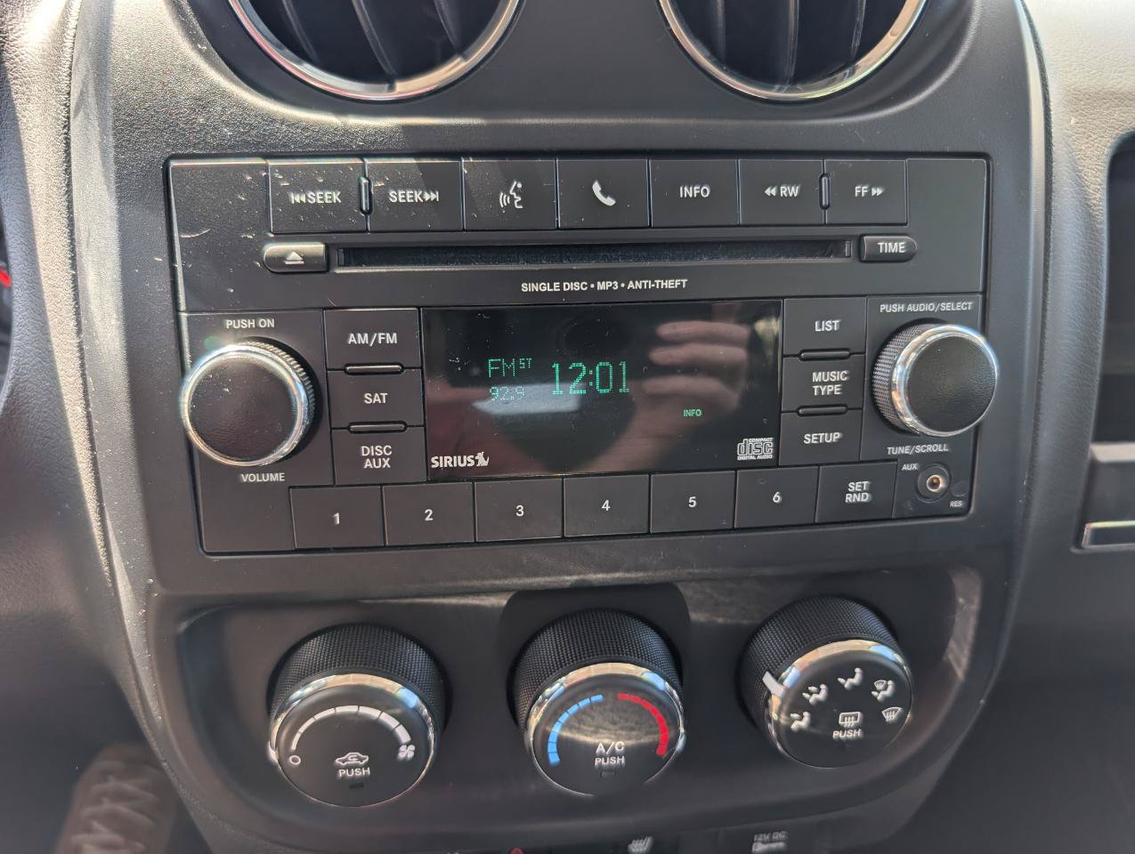 Used 2011 Jeep Patriot Latitude FWD image 20