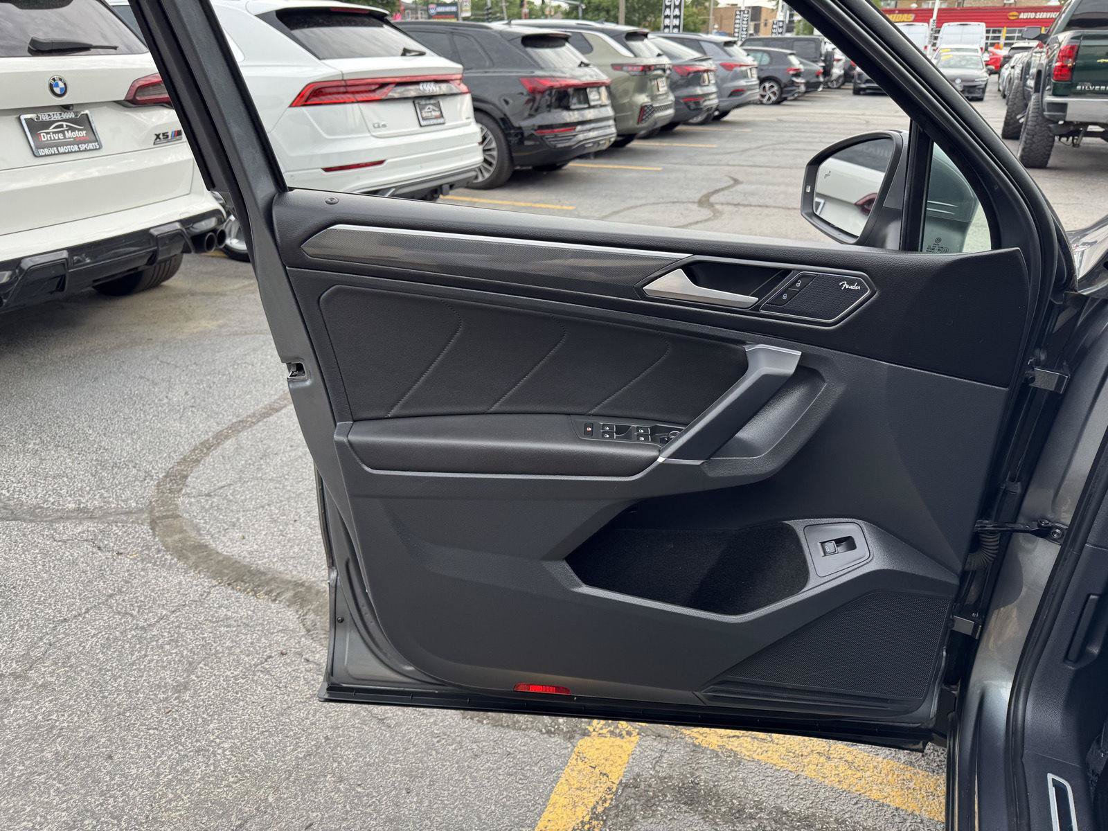 Used 2018 Volkswagen Tiguan SEL Premium w/ 3rd Row Seat Package AWD/4WD image 18