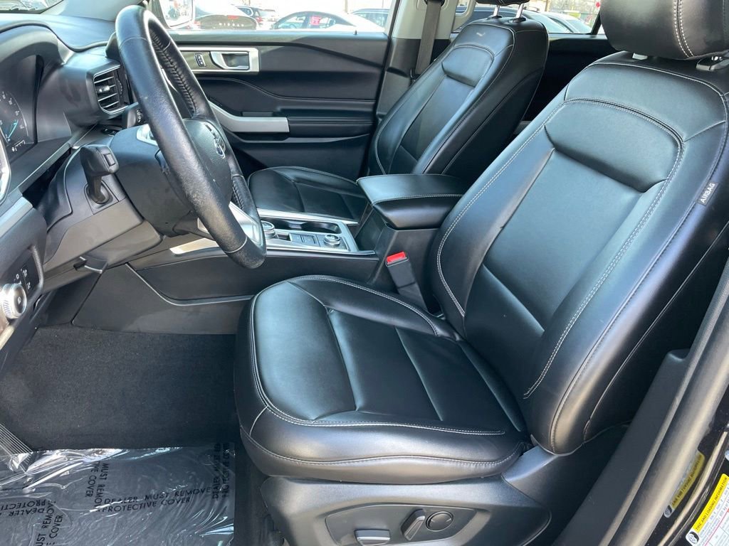 Used 2022 Ford Explorer XLT w/ Equipment Group 202A AWD/4WD image 7