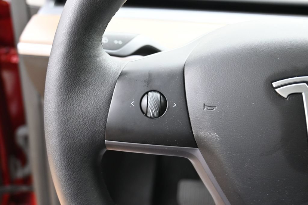 Used 2024 Tesla Model Y Long Range RWD image 18