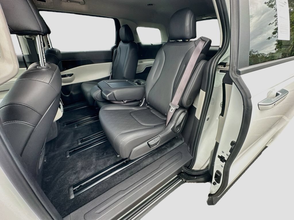 Certified 2024 Kia Carnival EX FWD image 24