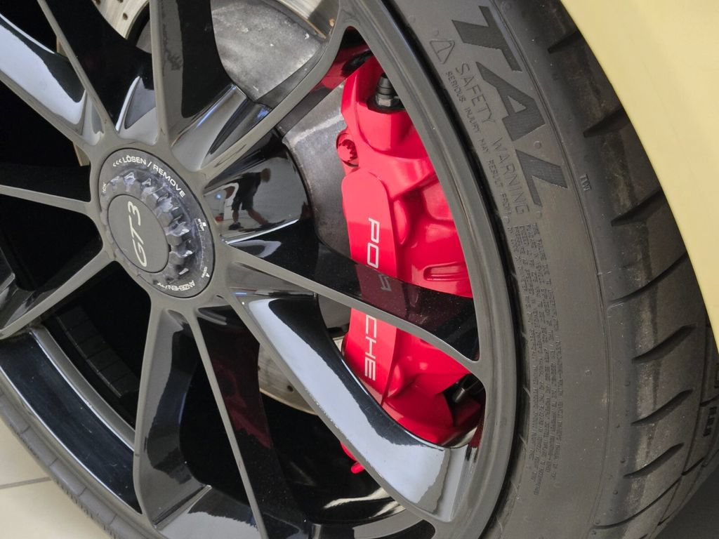 Used 2015 Porsche 911 GT3 RWD image 14