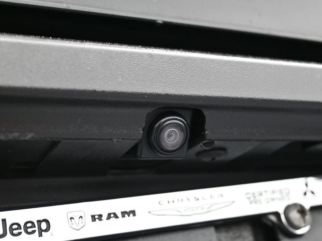 Used 2025 Nissan Pathfinder SV image 37