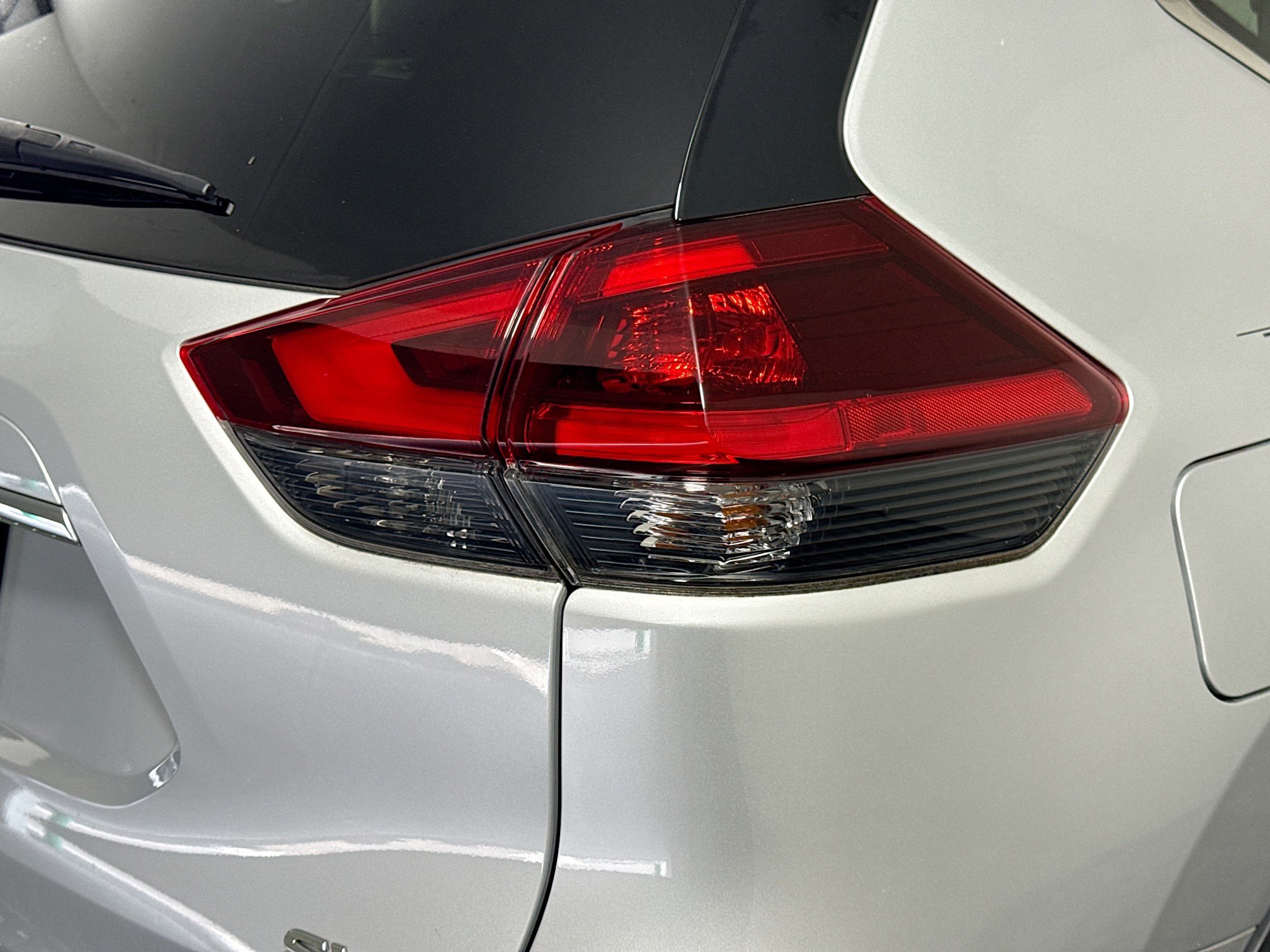 Used 2019 Nissan Rogue SV image 34