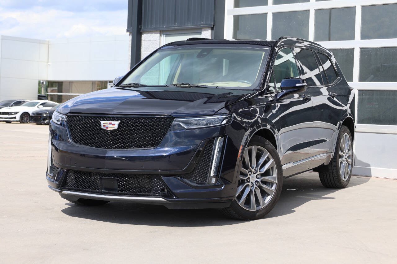 Used 2021 Cadillac XT6 Sport w/ Platinum Package AWD/4WD image 3