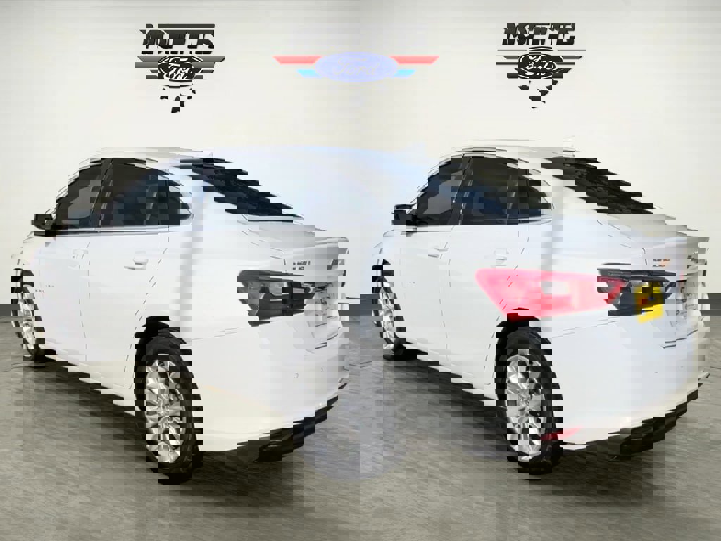 Used 2024 Chevrolet Malibu LT image 3