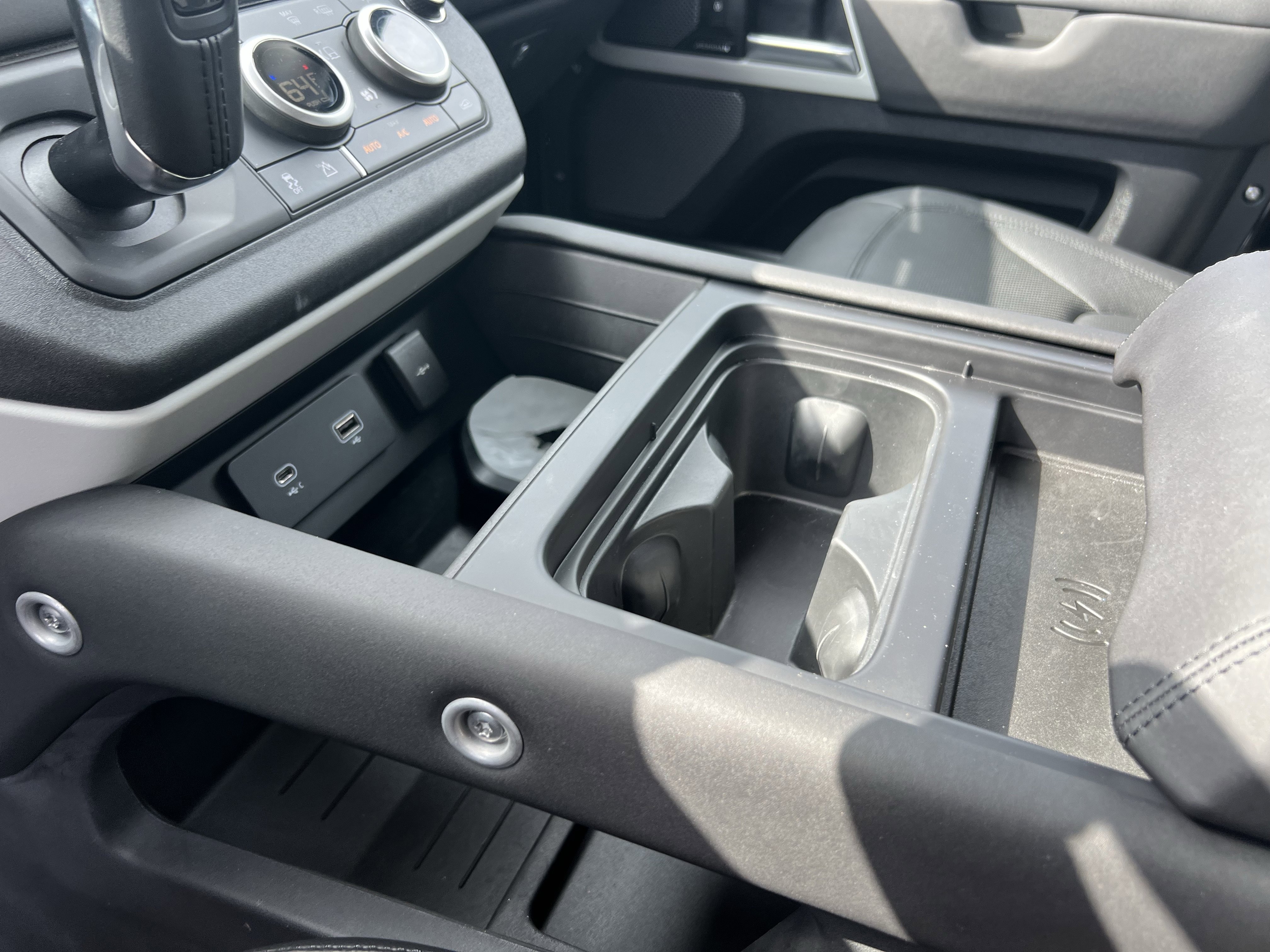 Used 2024 Land Rover Defender 110 S image 27