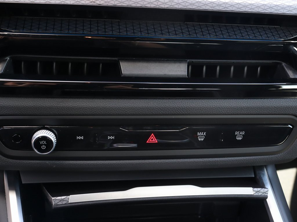 Used 2025 BMW 330i xDrive Sedan image 31