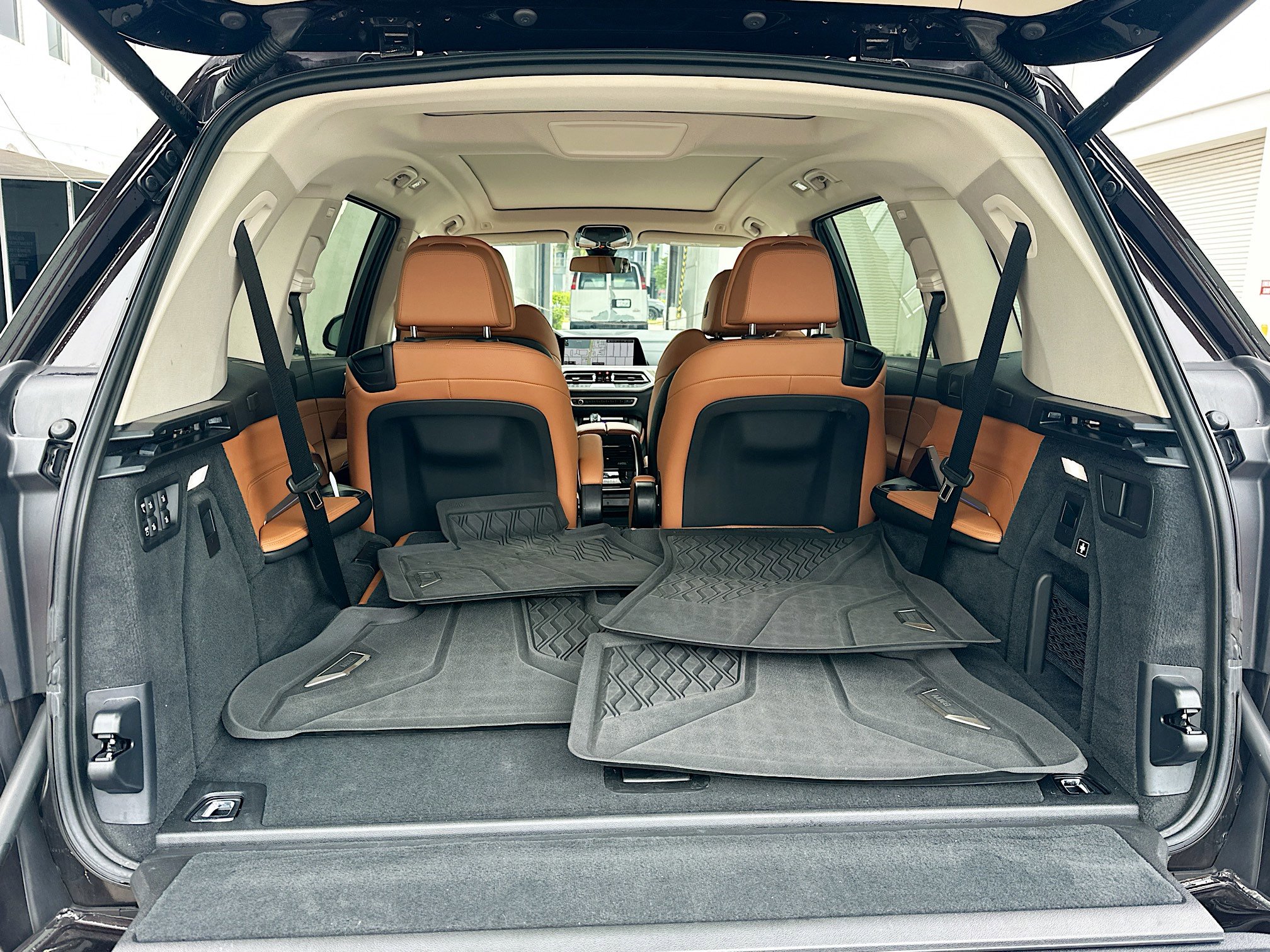 Used 2022 BMW X7 xDrive40i w/ Executive Package image 28