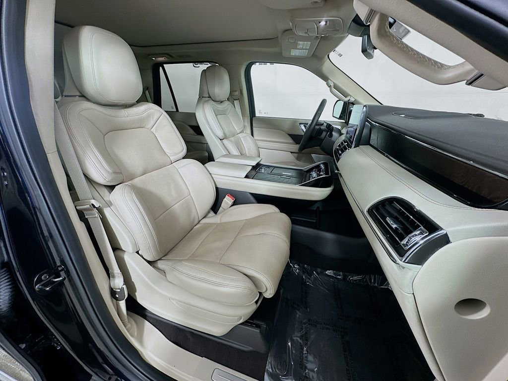 Used 2020 Lincoln Navigator Reserve w/ Equipment Group 208A Reserve image 38