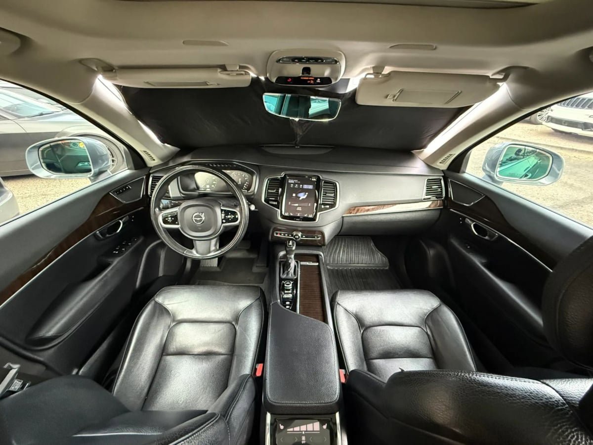 Used 2016 Volvo XC90 T6 Momentum w/ Momentum Plus Package AWD/4WD image 49
