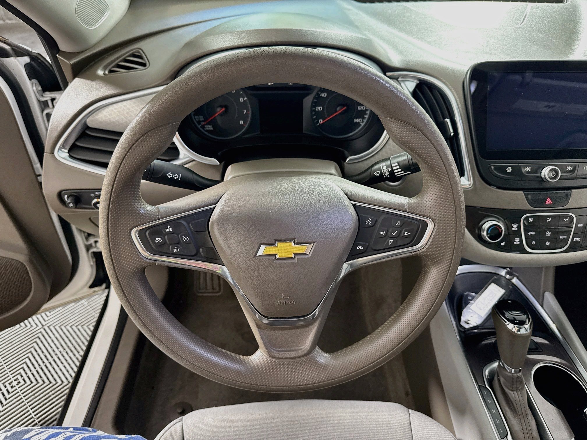 Used 2019 Chevrolet Malibu LT FWD image 15