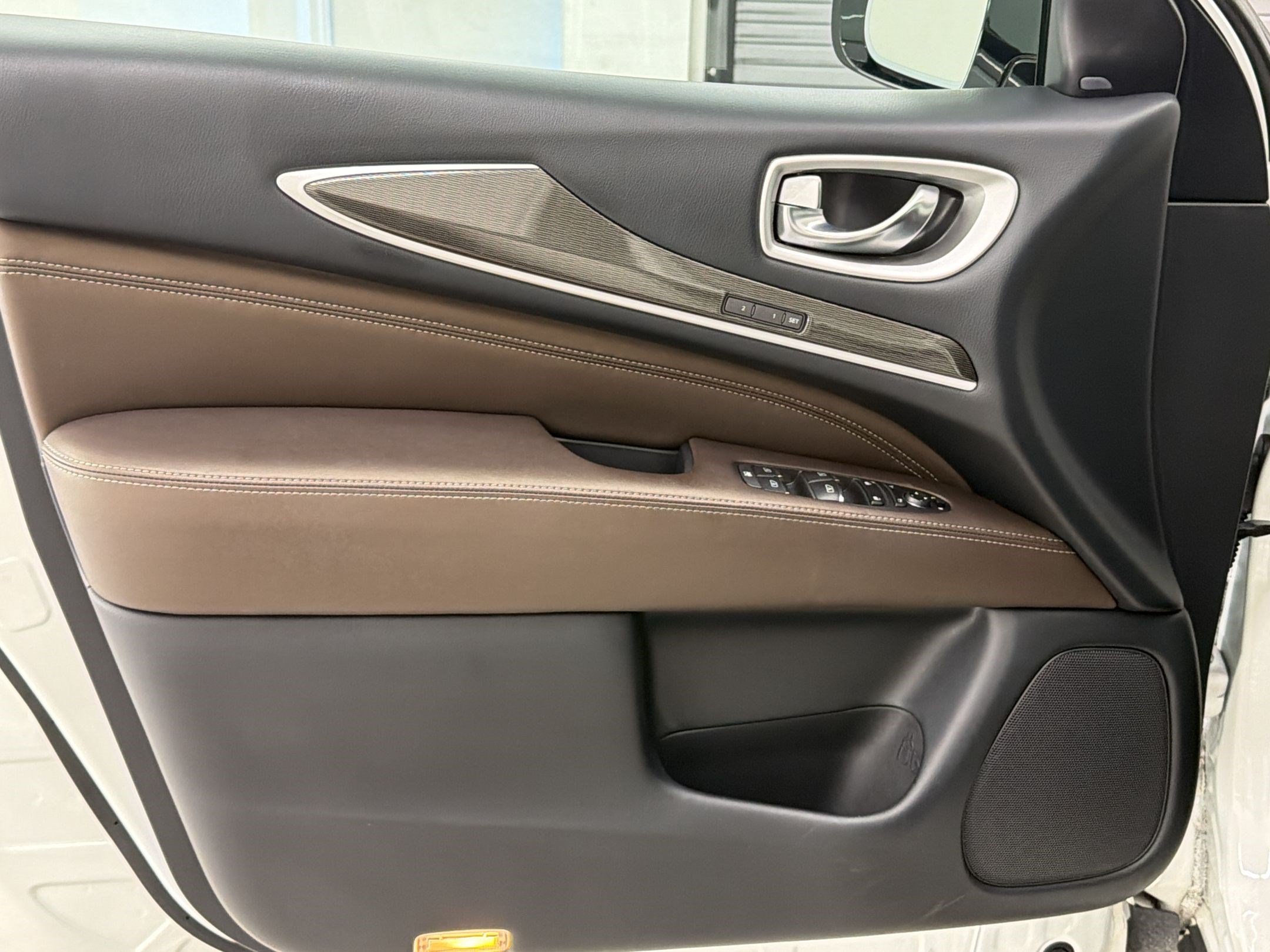 Used 2020 INFINITI QX60 Luxe w/ Essential Package FWD image 13