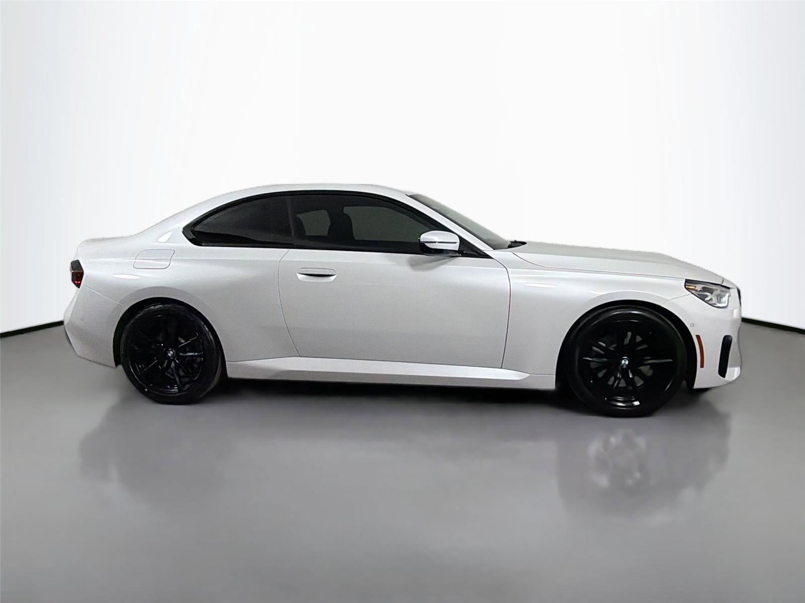 Certified 2024 BMW 230i Coupe w/ Premium Package RWD image 4