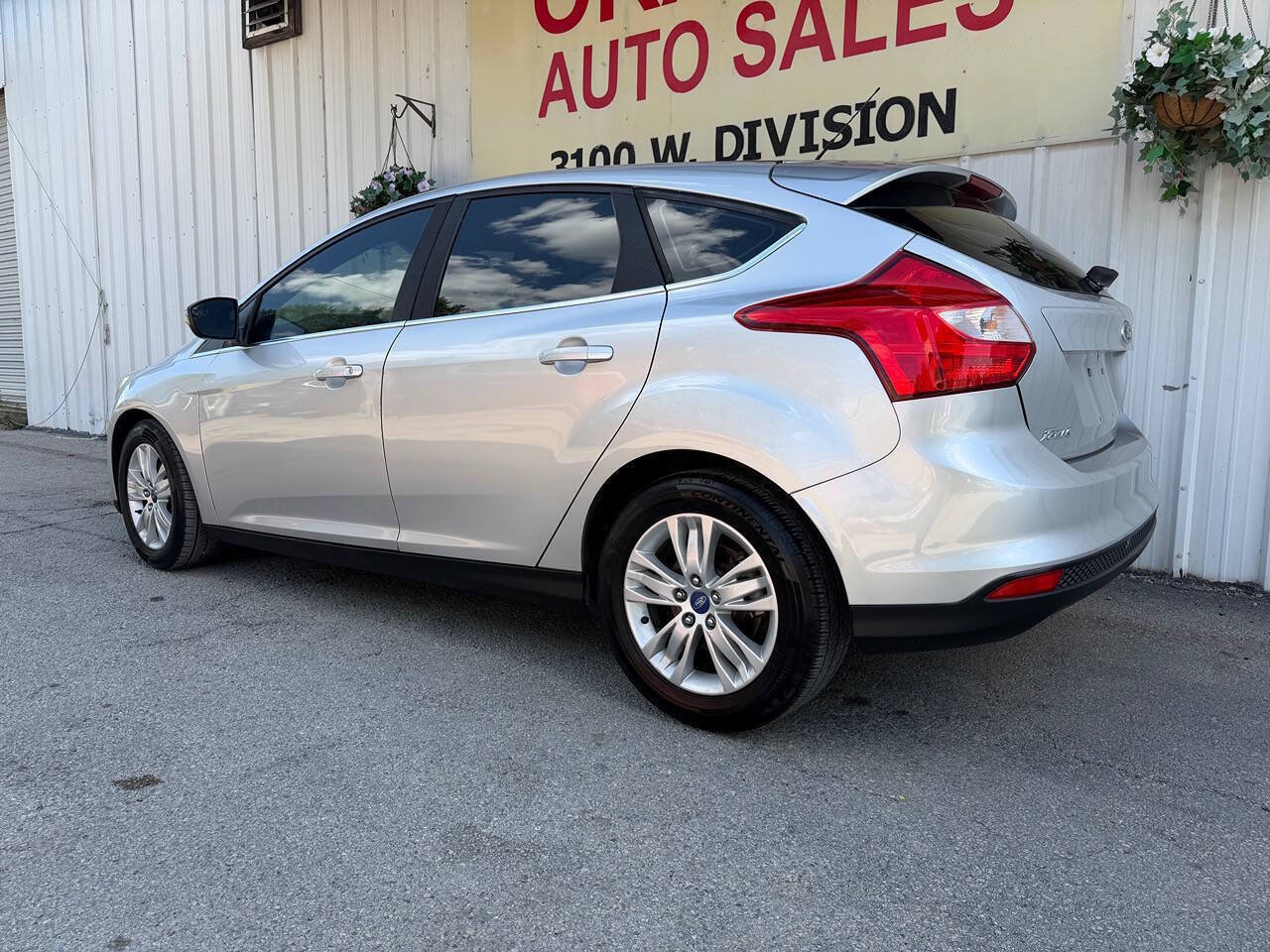 Used 2012 Ford Focus SEL FWD image 9