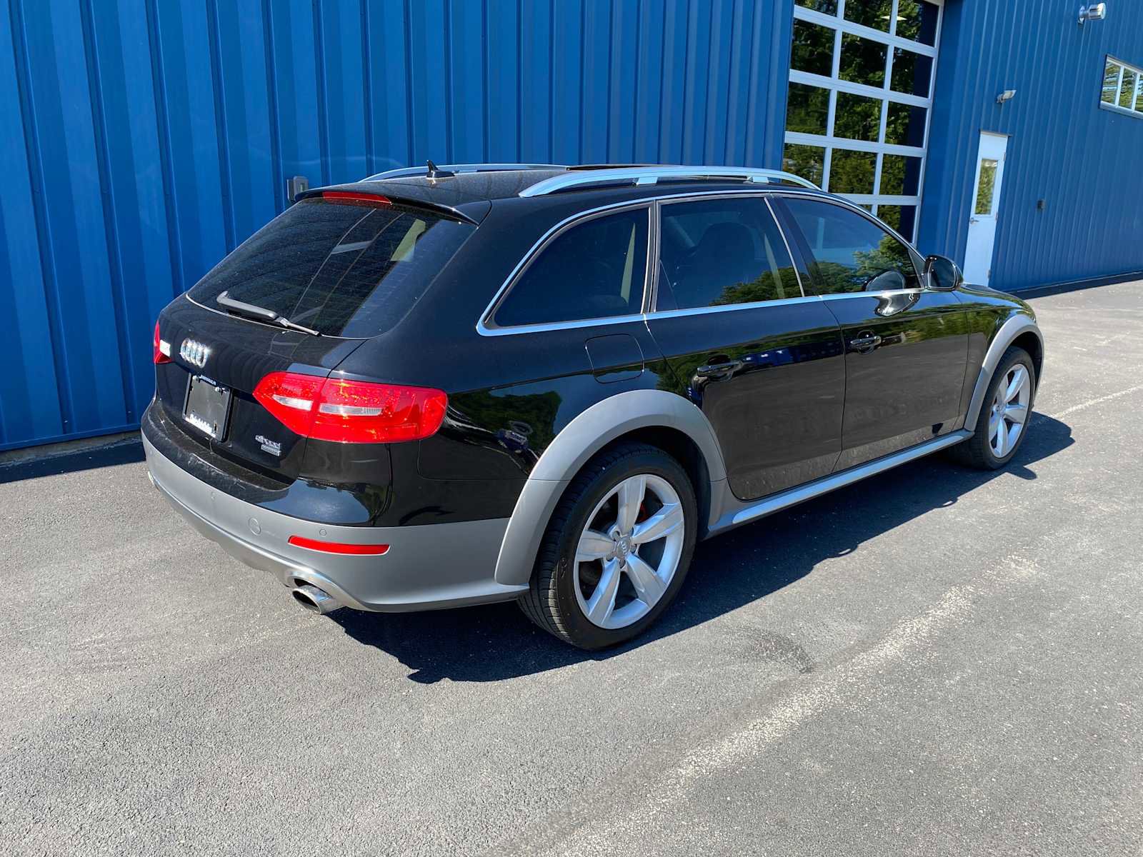 Used 2016 Audi A4 Premium Plus w/ Technology Package AWD/4WD image 4