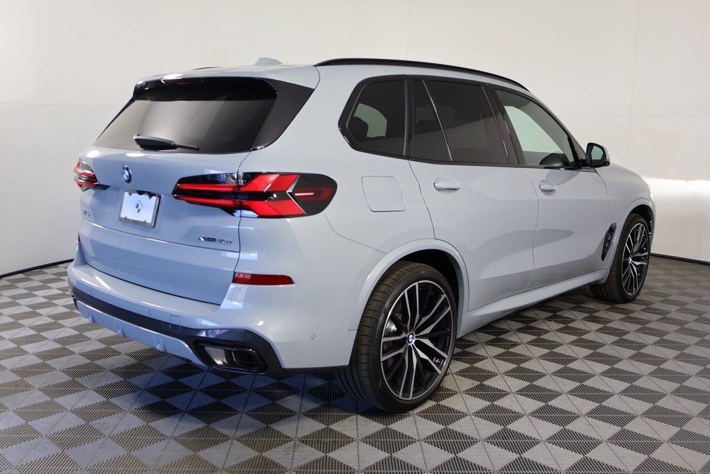 New 2026 BMW X5 xDrive40i w/ M Sport Package video 2