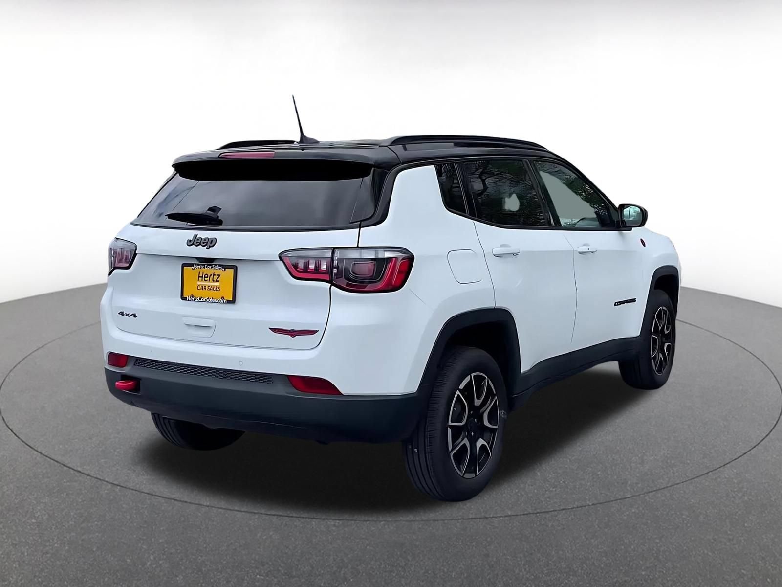 Used 2025 Jeep Compass Trailhawk AWD/4WD image 14