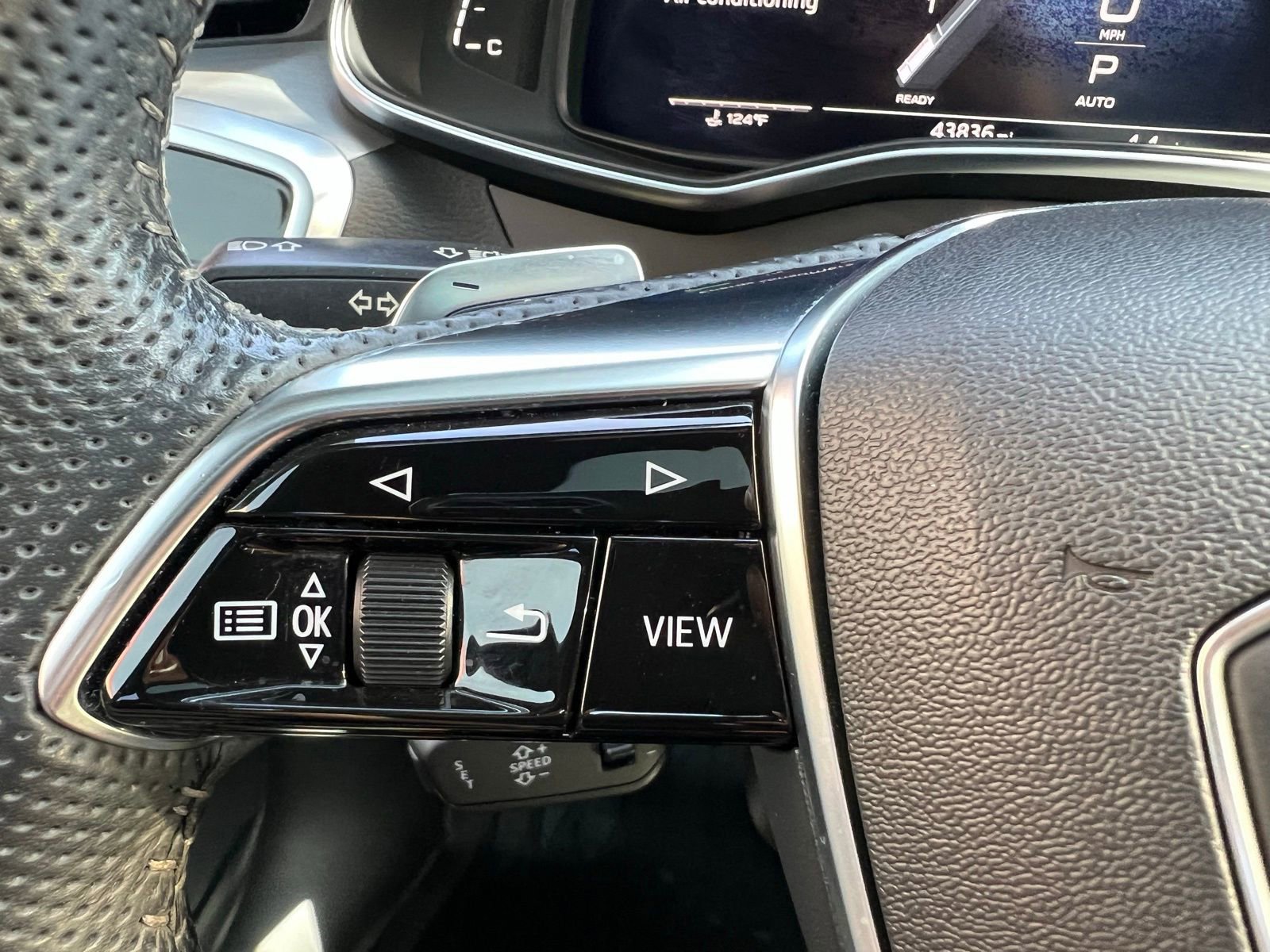 Used 2020 Audi S6 Premium Plus w/ S Sport Package image 37