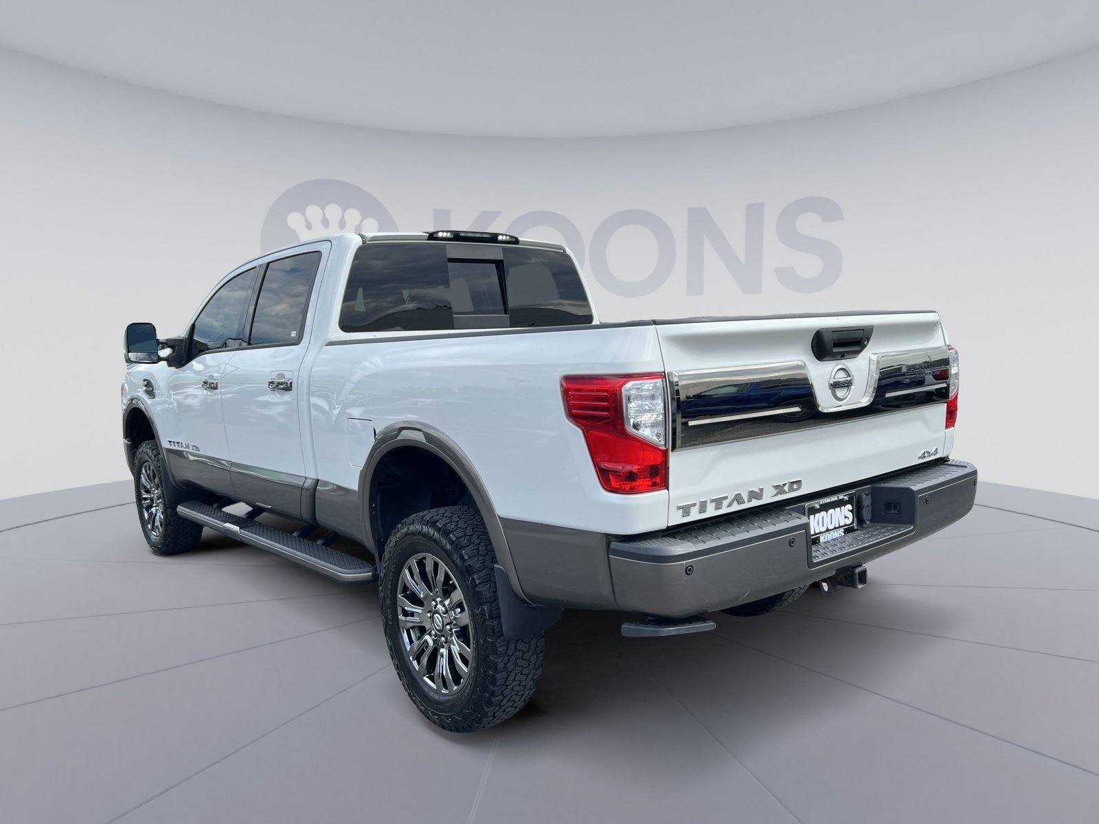 Used 2019 Nissan Titan Platinum Reserve w/ Platinum Utility Package AWD/4WD image 8