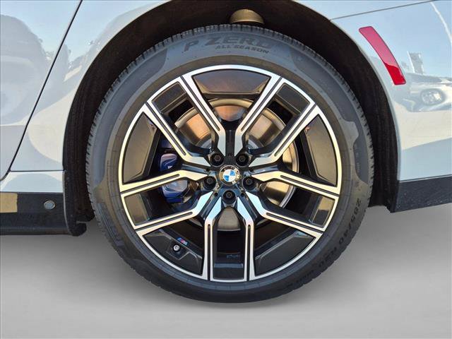 Used 2023 BMW i7 xDrive60 w/ Executive Package 2 AWD/4WD image 24