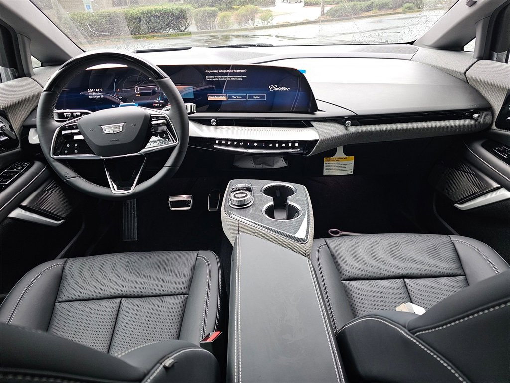 New 2026 Cadillac Optiq Luxury 2 image 17