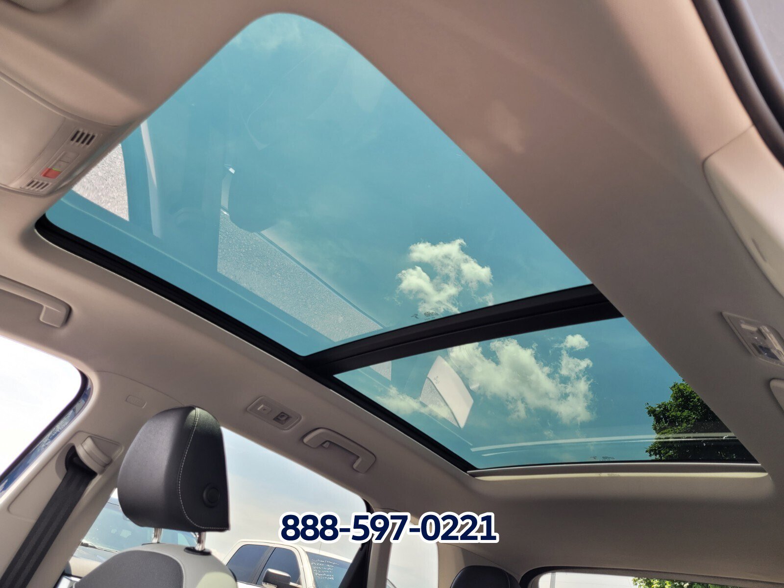 New 2025 Volkswagen Taos SE image 11