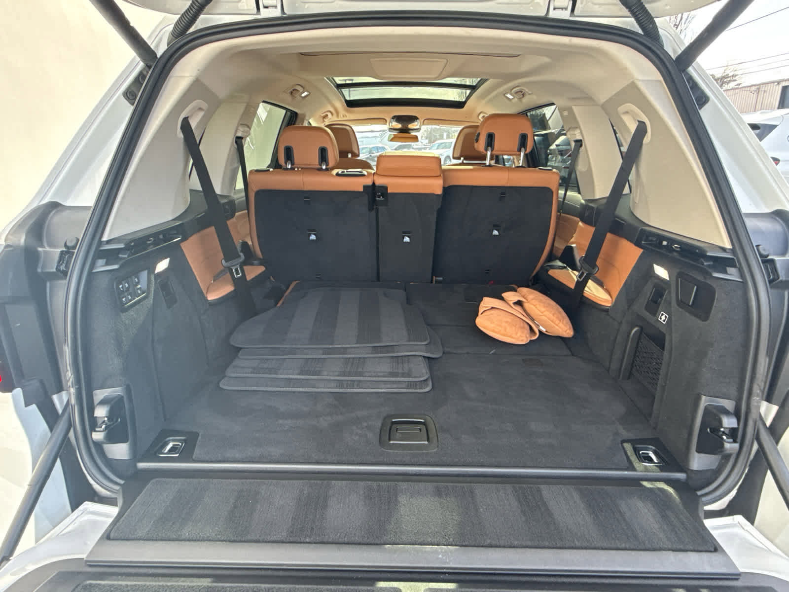 Certified 2023 BMW X7 xDrive40i w/ Premium Package image 17