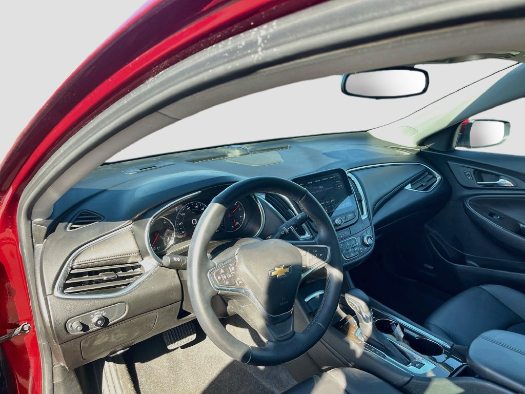 Used 2023 Chevrolet Malibu LT w/ Driver Confidence Package FWD image 9