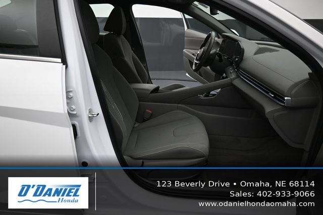 Used 2024 Hyundai Elantra SEL w/ Convenience Package FWD image 40