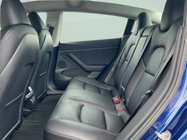 Used 2023 Tesla Model 3 Standard Range RWD image 9