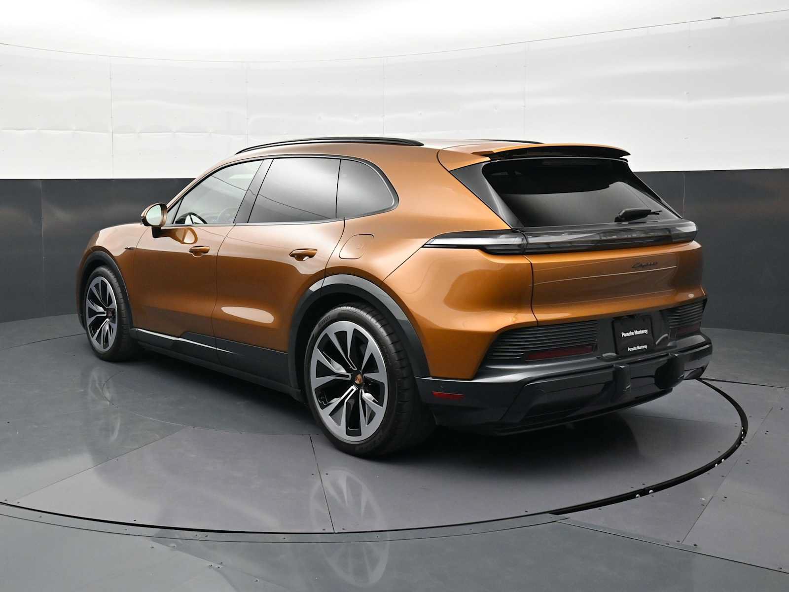 New 2026 Porsche Cayenne Electric AWD/4WD image 3
