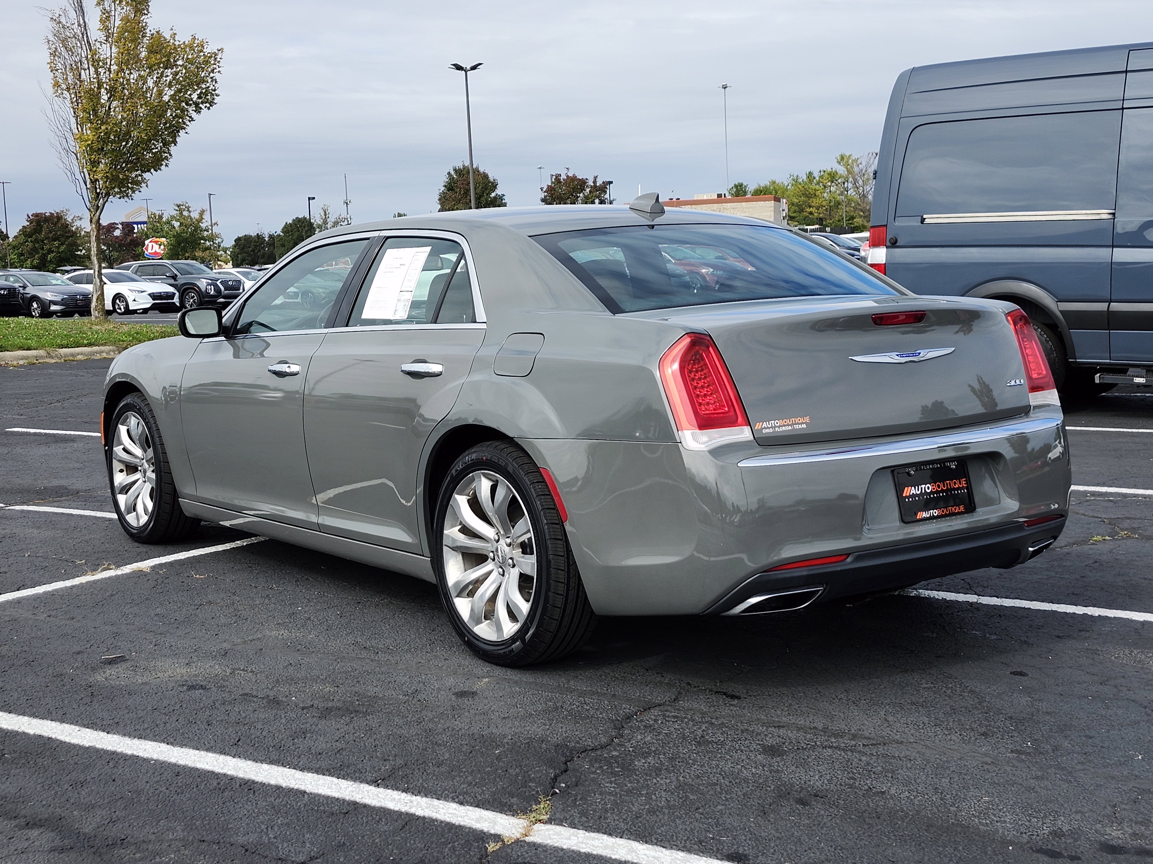 Used 2018 Chrysler 300 Limited image 8