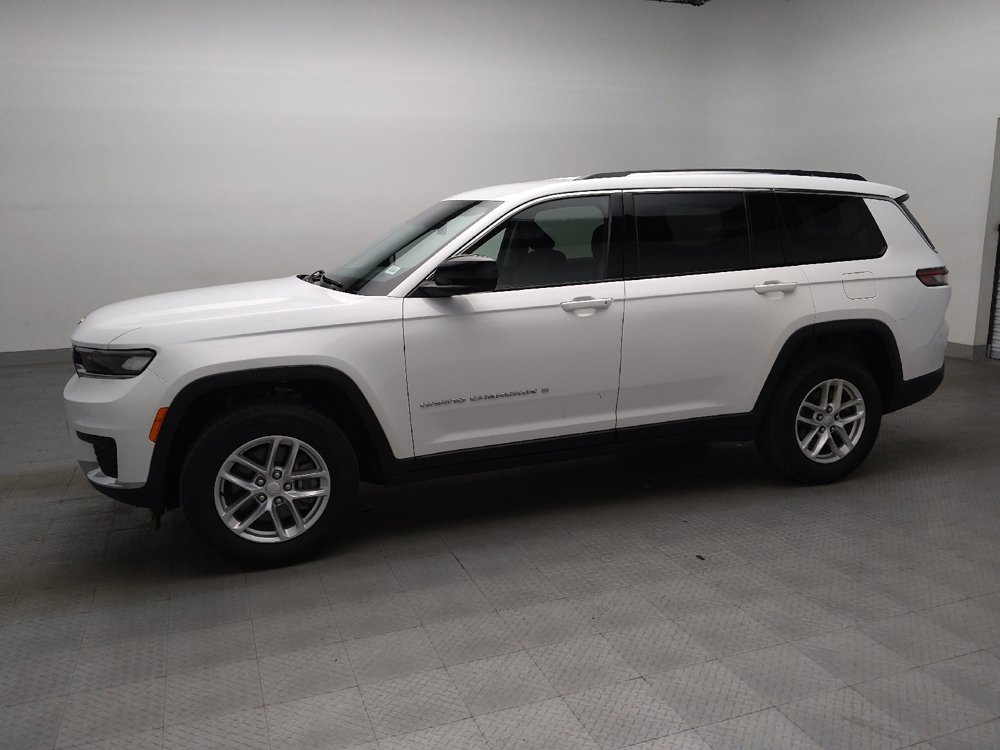 Used 2023 Jeep Grand Cherokee L Laredo AWD/4WD image 2